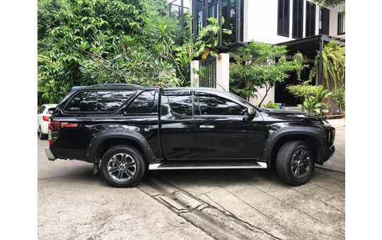 HARD TOP LUX WITH WINDOW with primer tobe painted 2