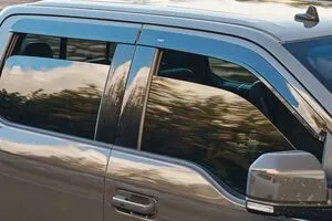 DEFLETTORI PER FINESTRINI